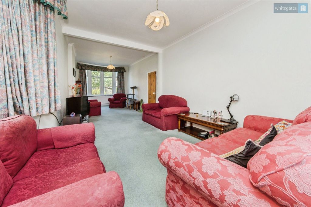 Property photo 3 of 20 Picture No. 05