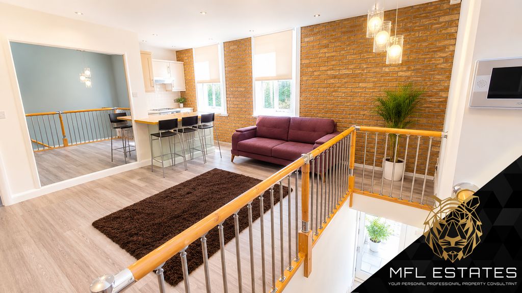 Property photo 3 of 11 Open Plan Liv