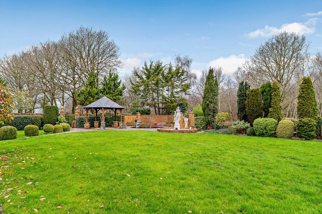 Property photo 2 of 19 Picture No. 04