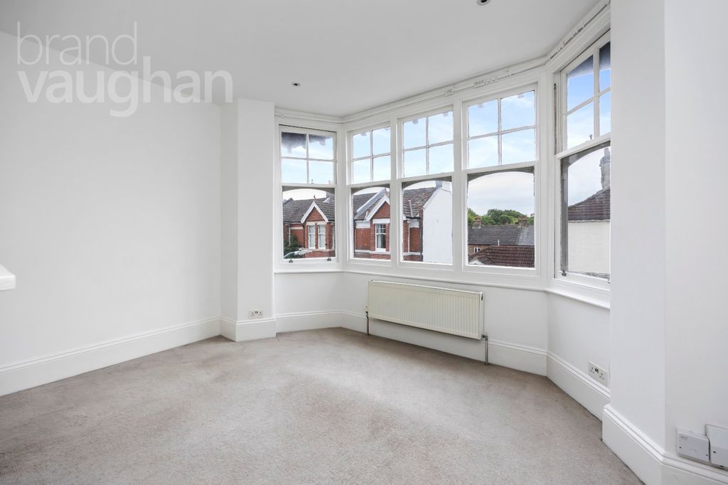 Property photo 3 of 18 Picture No. 11