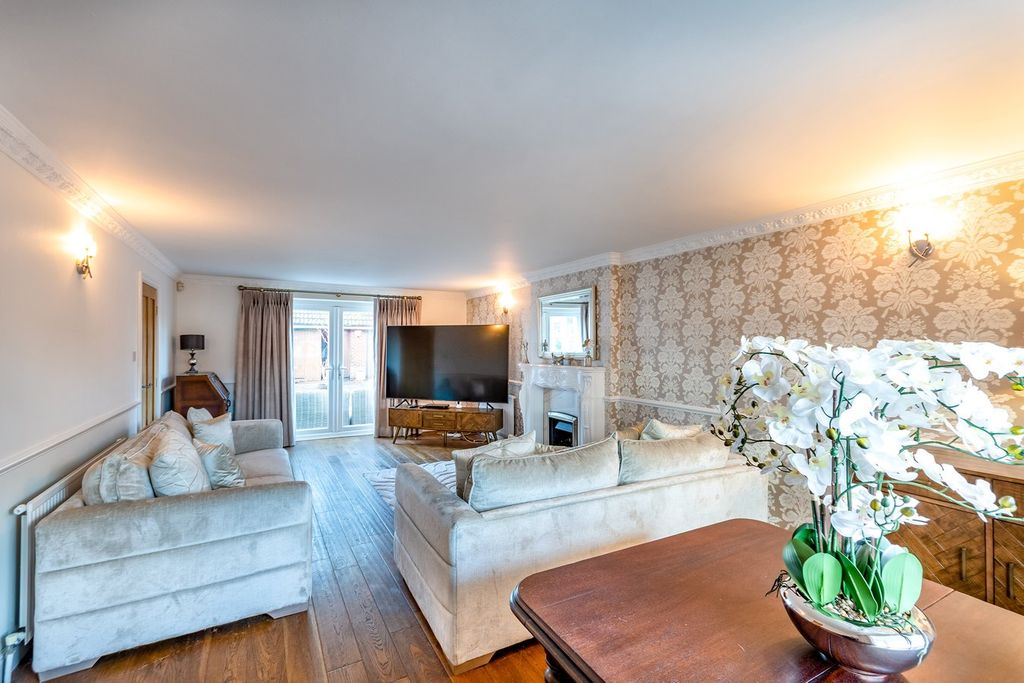 Property photo 3 of 25