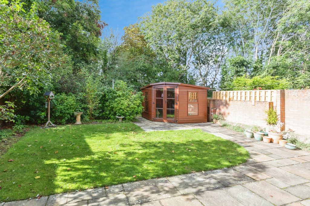 Property photo 2 of 18