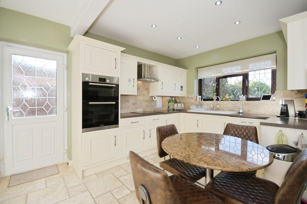 Property photo 3 of 23 Kitchen.Jpg