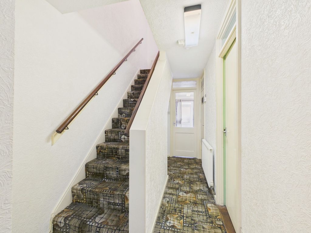 Property photo 2 of 18 5355804