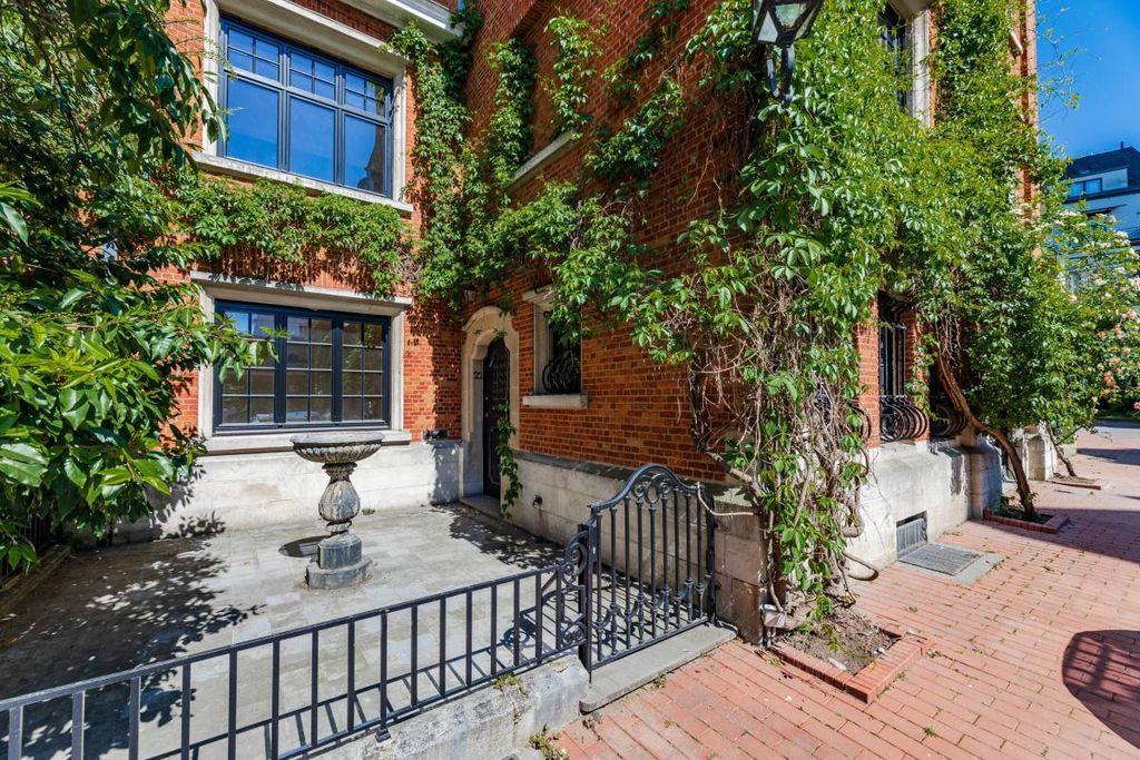 Property photo 1 of 28