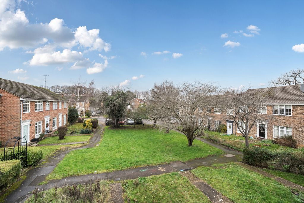 Property photo 2 of 13 1387276-15-694008...