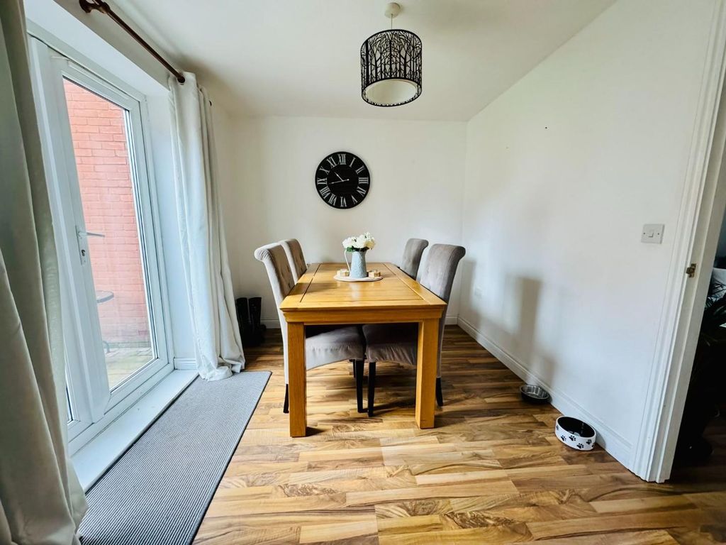 Property photo 3 of 12 Dining Area