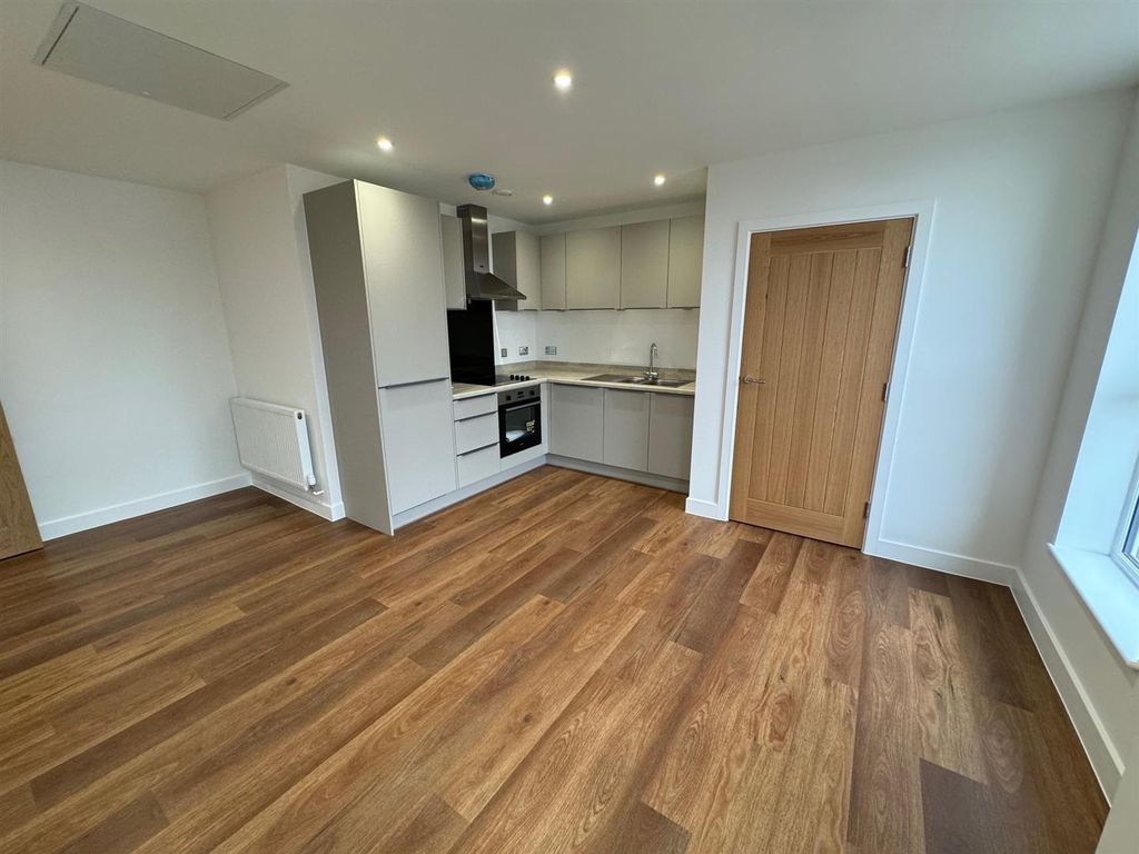 Property photo 1 of 10 Lounge/Kitchen