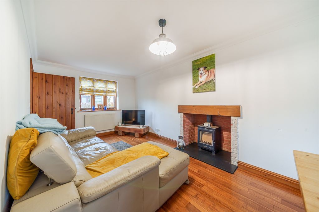 Property photo 3 of 13