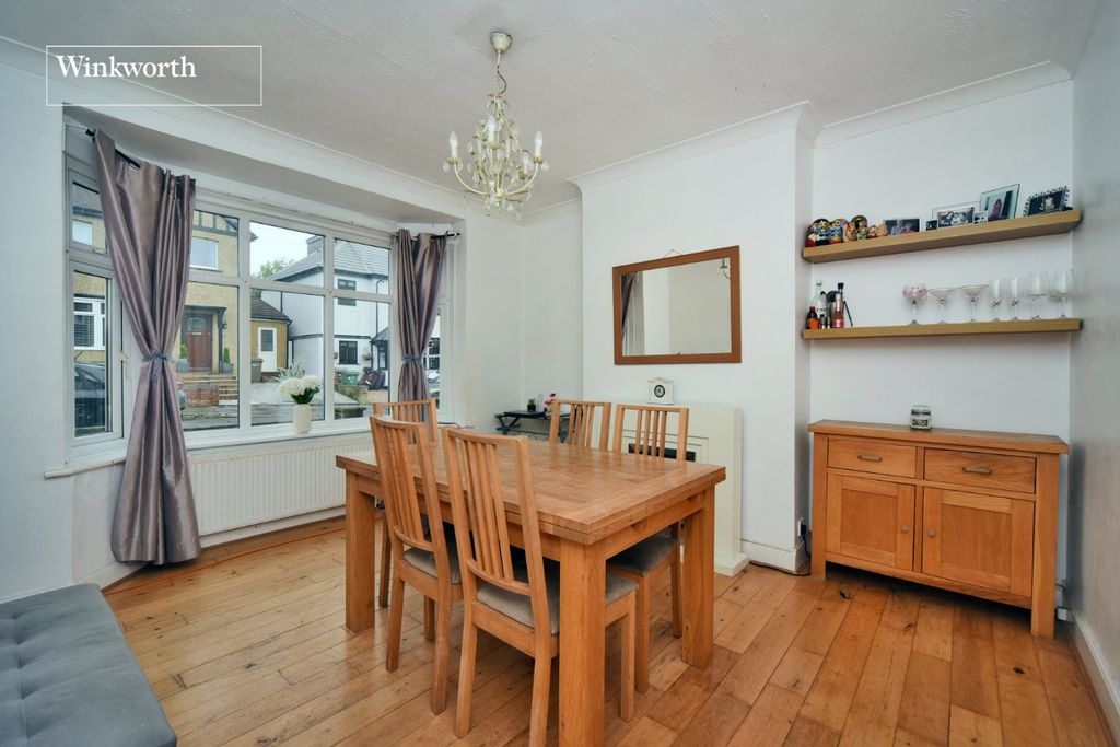 Property photo 2 of 19 Picture No. 27
