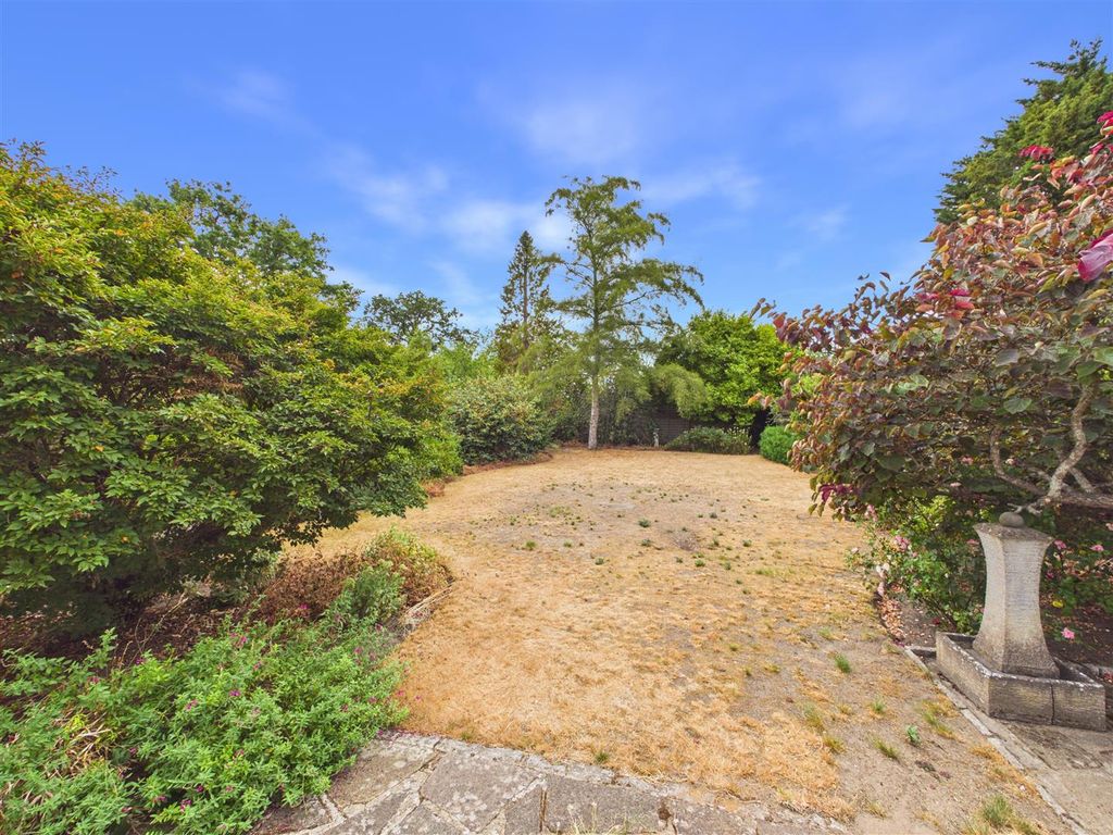 Property photo 2 of 19