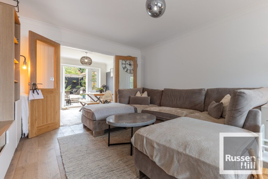 Property photo 2 of 28