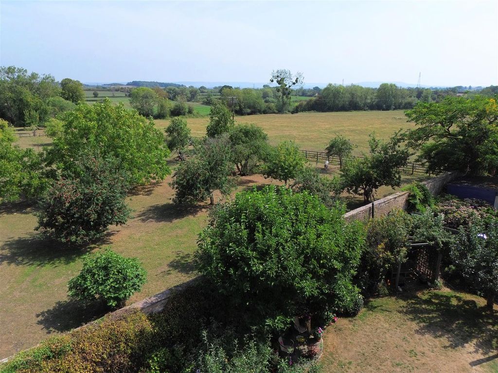 Property photo 3 of 35