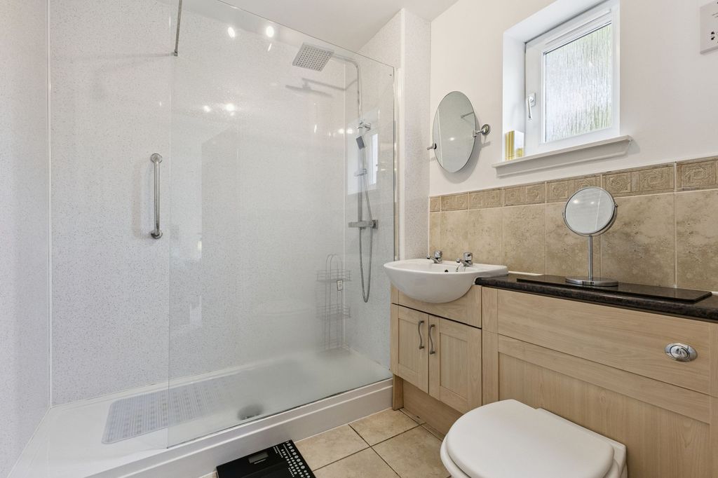 Additional image 13 of 2 bed flat for salePitheavlis Crescent, Oaklands Pitheavlis Crescent PH2