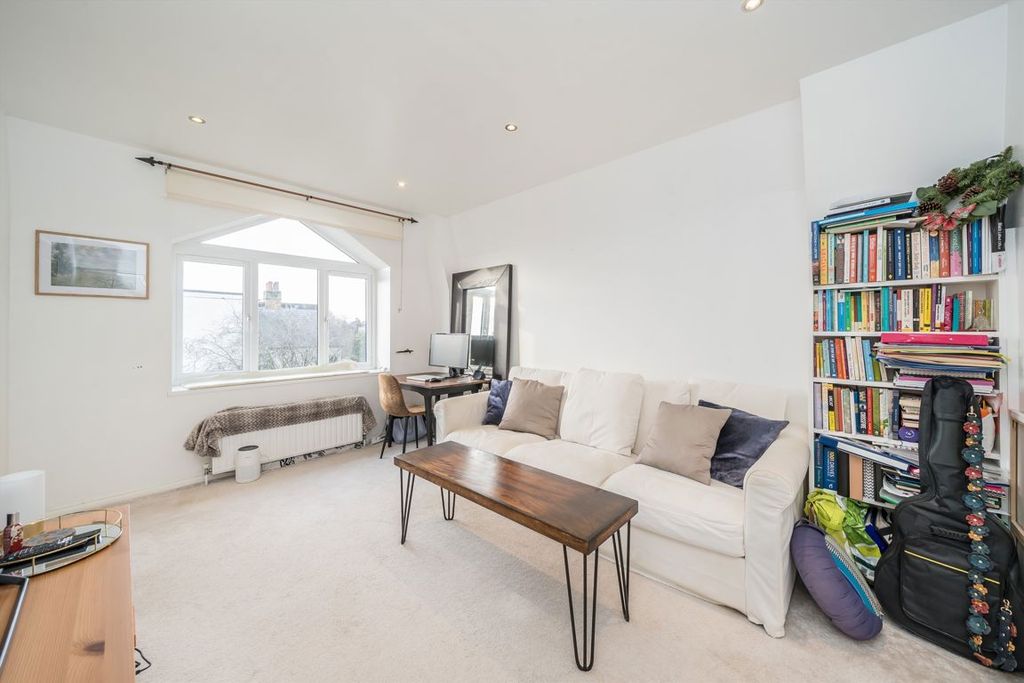 Property photo 2 of 5