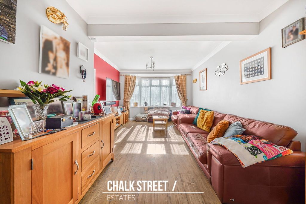 Property photo 2 of 33