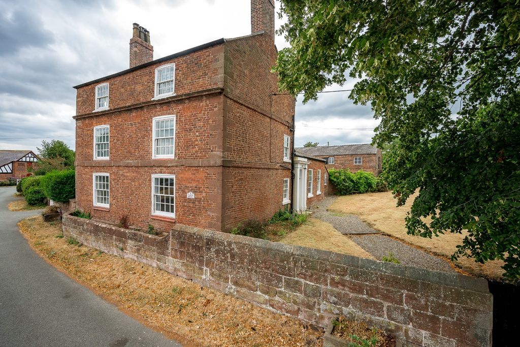 Property photo 3 of 28 Manor House