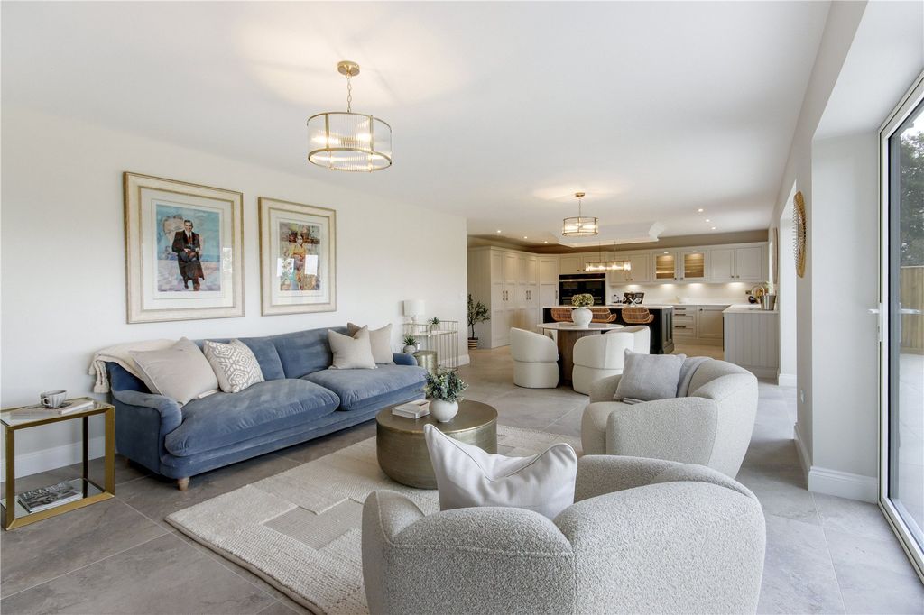 Property photo 2 of 21 Family Room/Kitchen