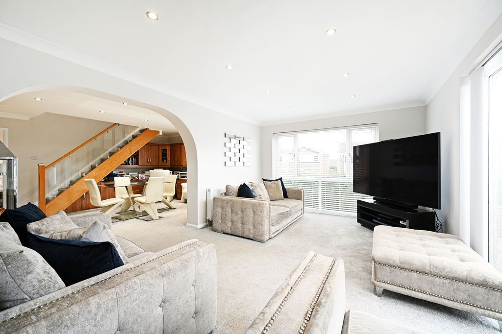 Property photo 1 of 30 Living Room