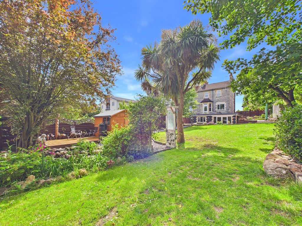 Property photo 2 of 30