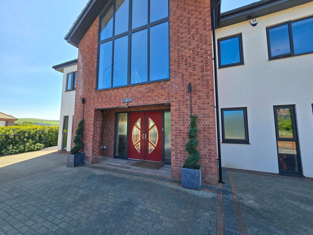 Property photo 3 of 55