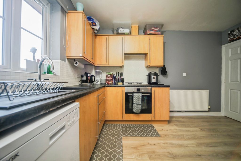 Property photo 2 of 15 Kitchen Area