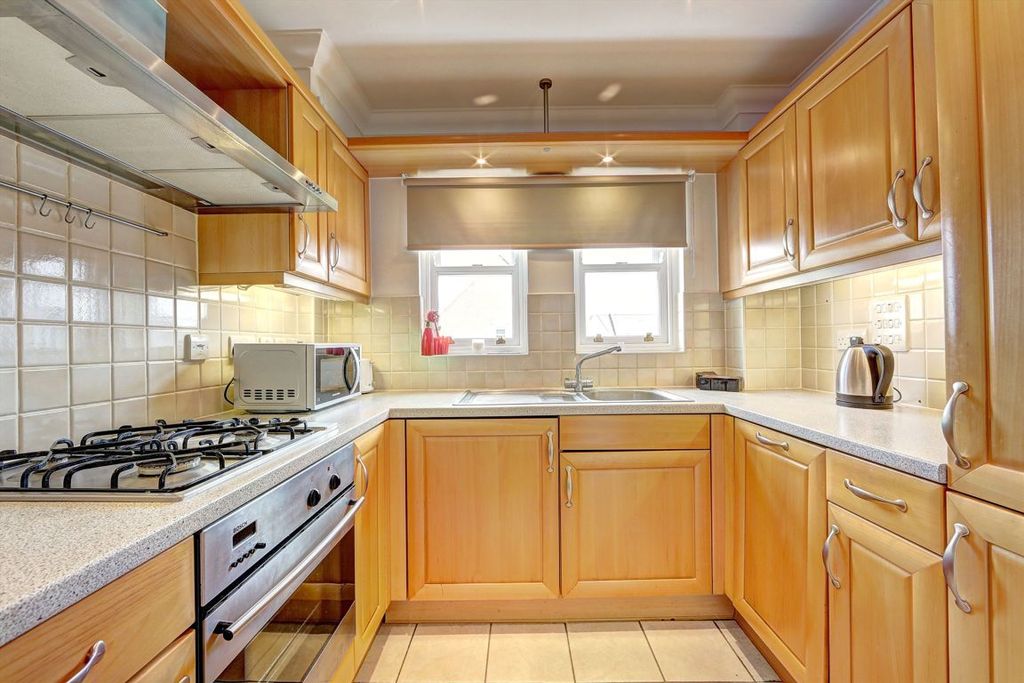 Property photo 3 of 5