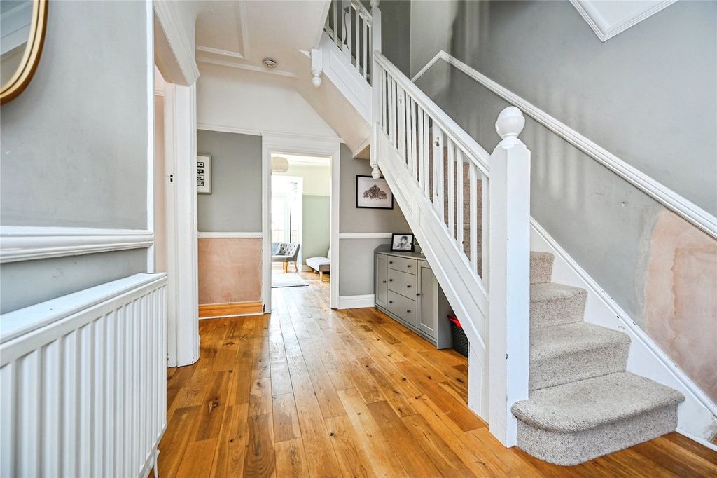 Property photo 2 of 18 Photo