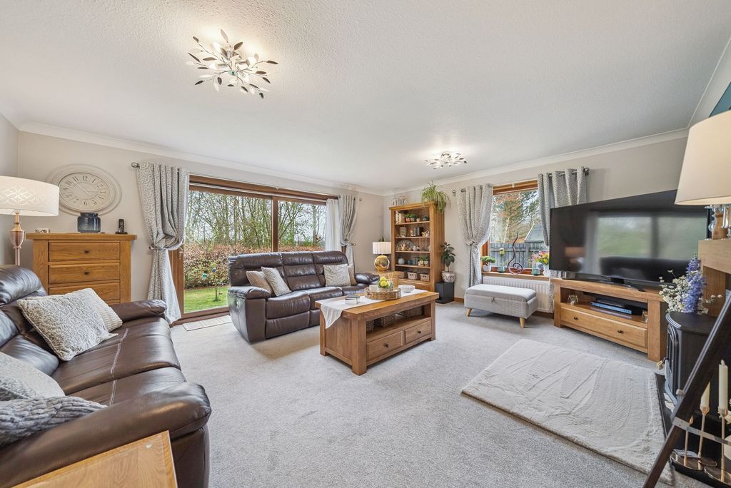 Property photo 2 of 30