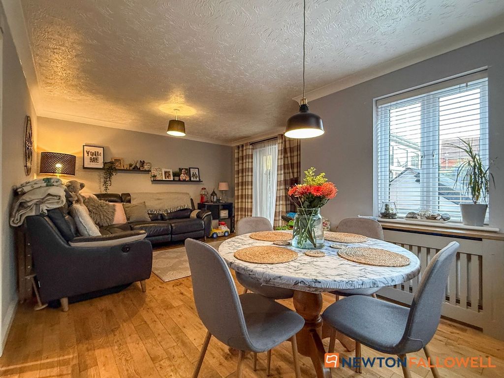 Property photo 3 of 26 Lounge/Diner