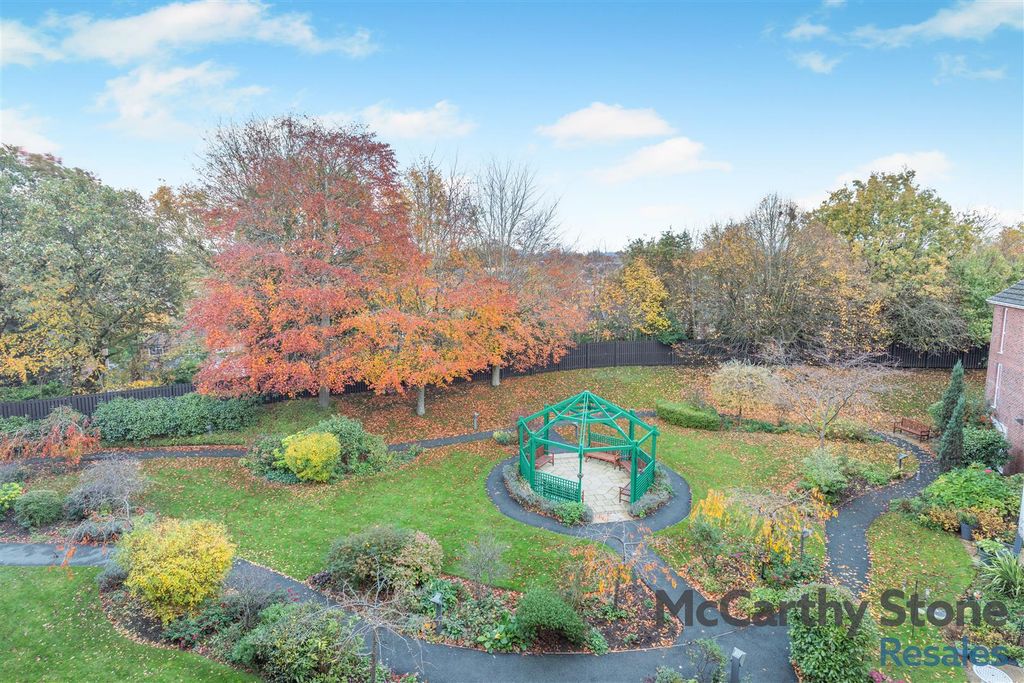 Property photo 1 of 26 8669035-Exterior04.Jpg