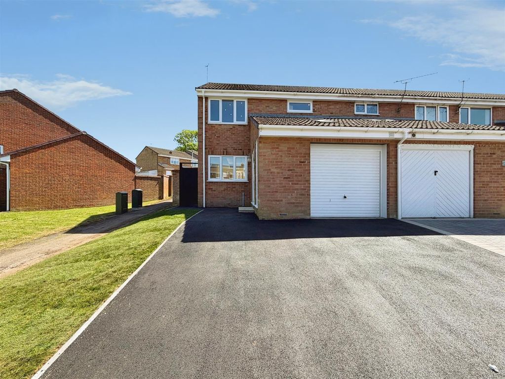 Property photo 1 of 12 External
