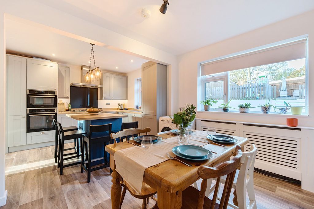 Property photo 2 of 22