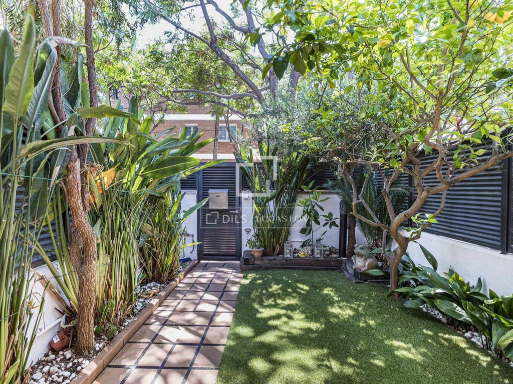 Property photo 2 of 38