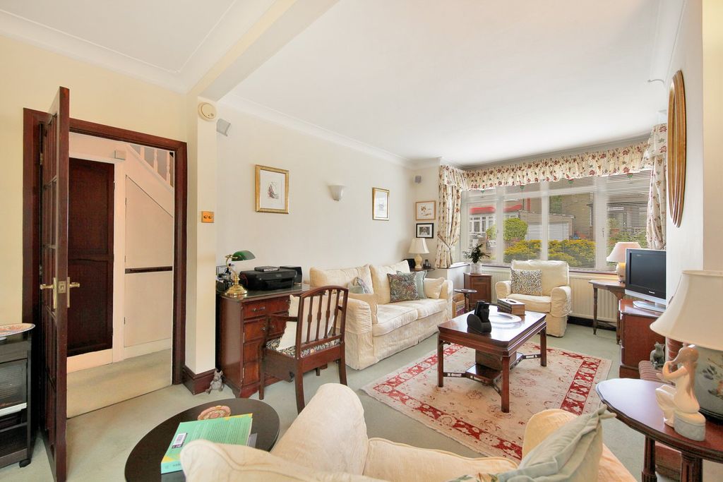 Property photo 2 of 16