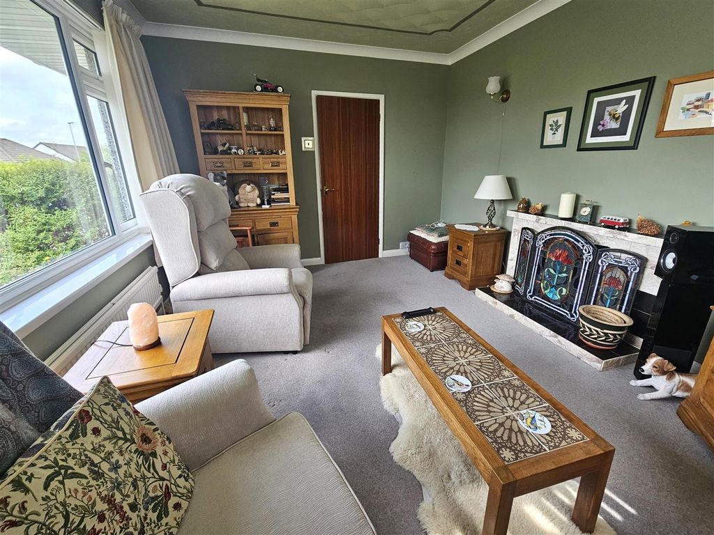 Property photo 2 of 17 Sitting Room (2).Jpg