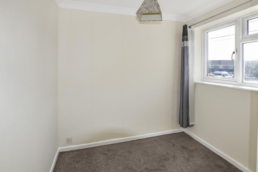 Property photo 3 of 9 3852007_Preview.Jpg