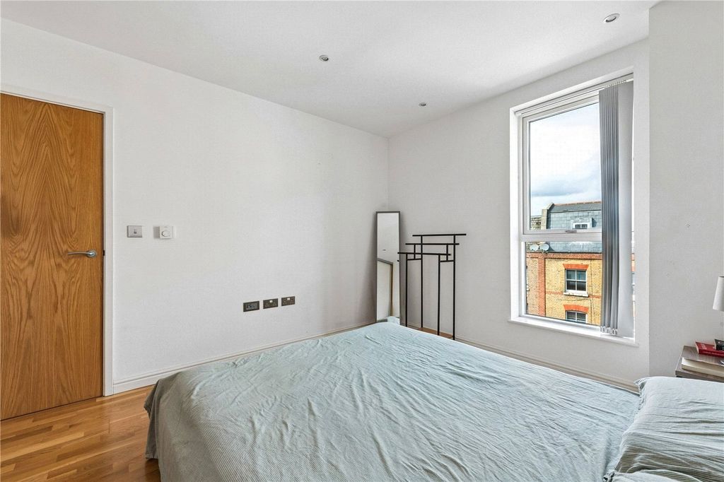 Property photo 3 of 9 Picture No. 29