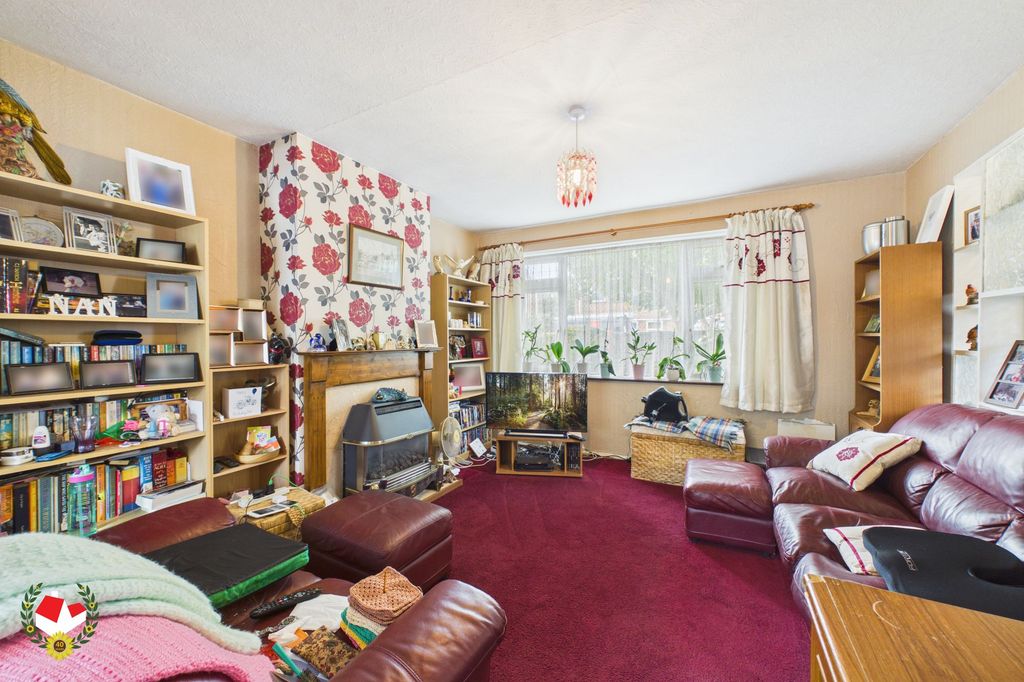 Property photo 2 of 14