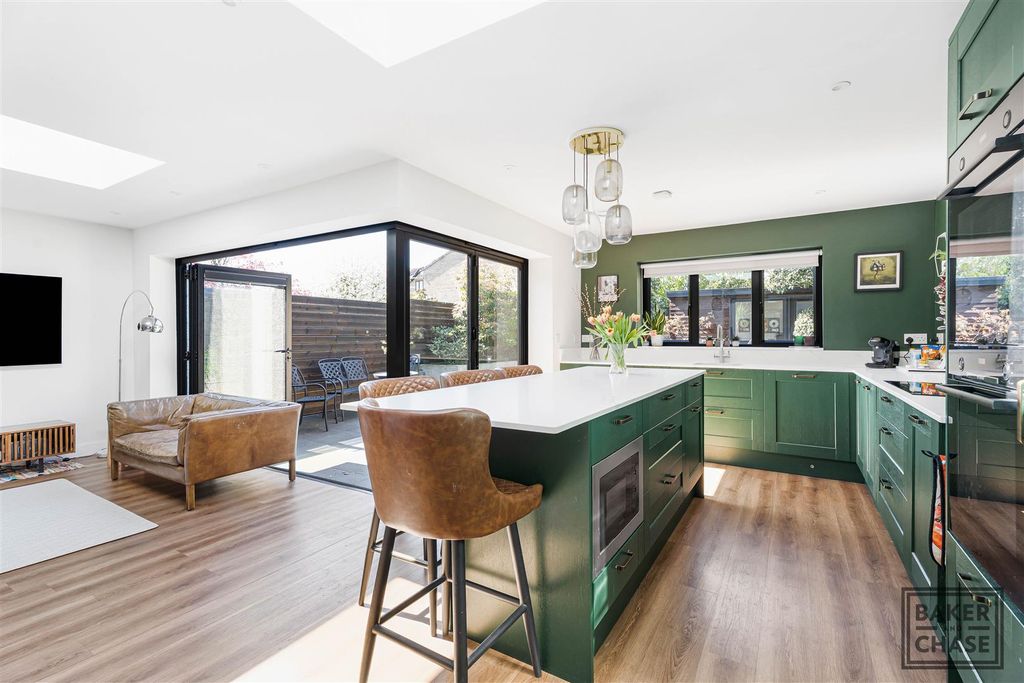 Property photo 2 of 29 Kitchen / Diner (Open-Plan)