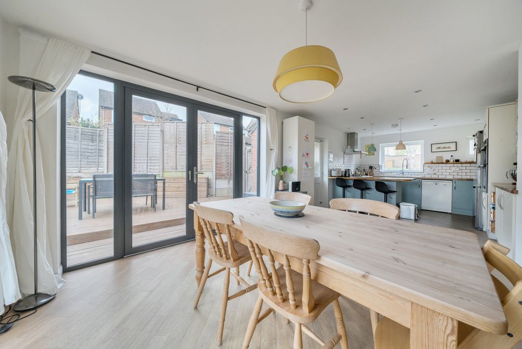 Property photo 2 of 23 1435924-12-69Ca92...