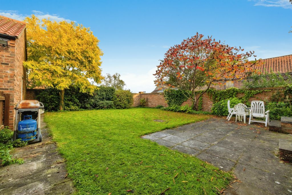 Property photo 2 of 19