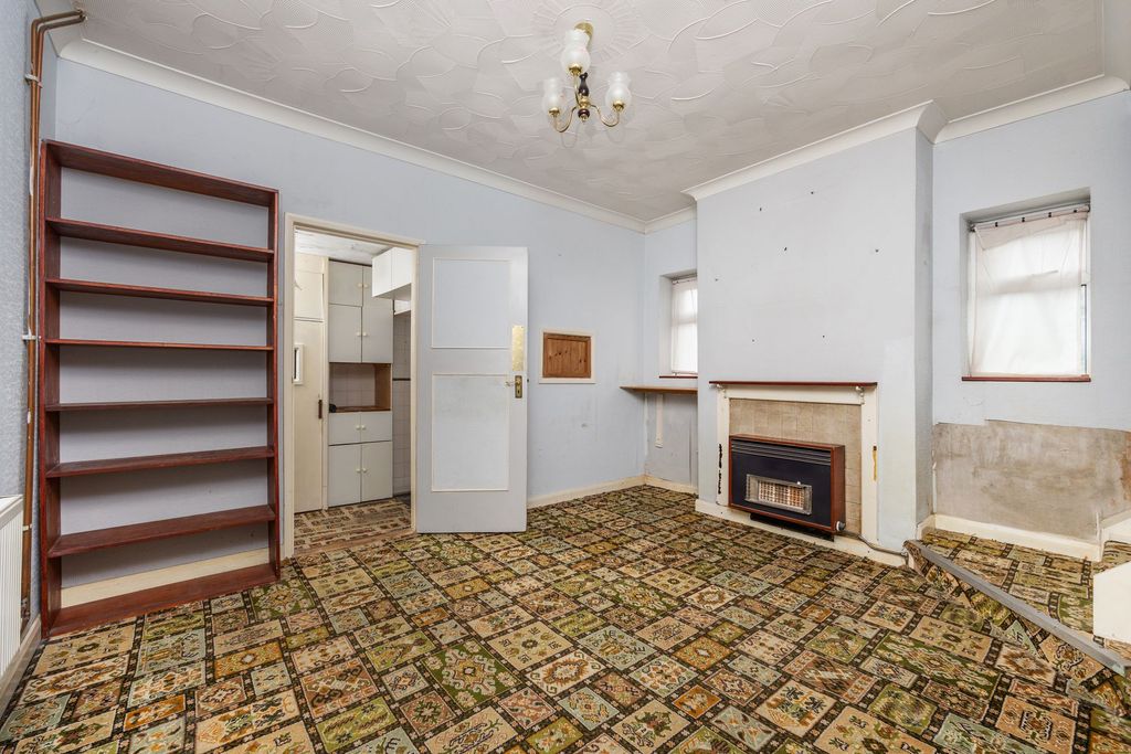 Property photo 3 of 9