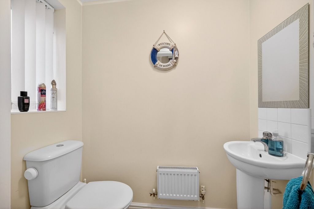 Property photo 3 of 35