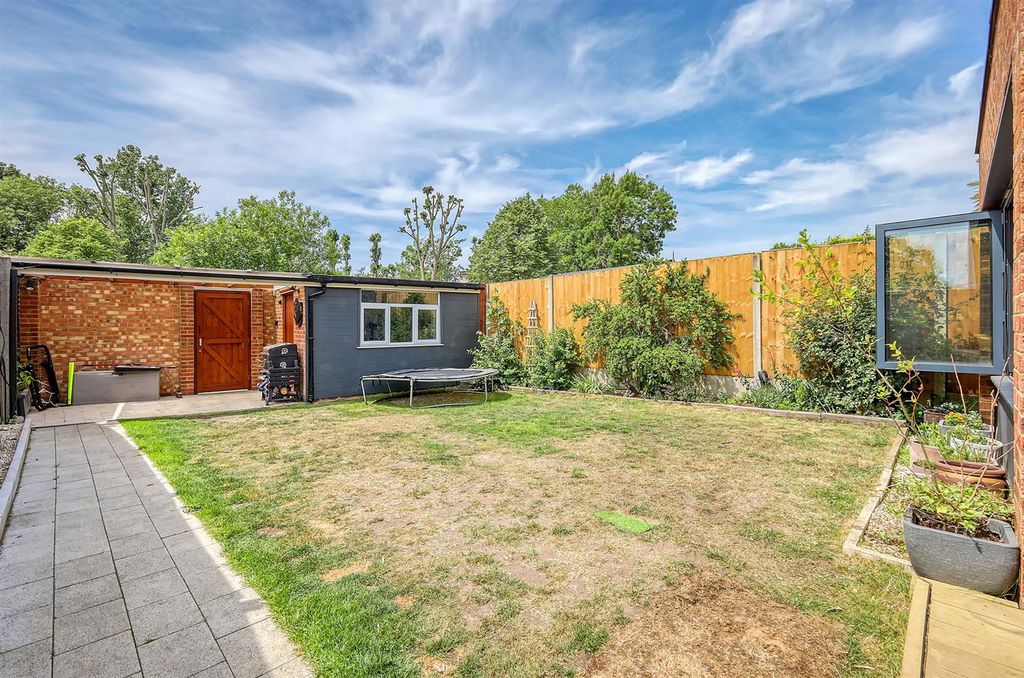 Property photo 2 of 22