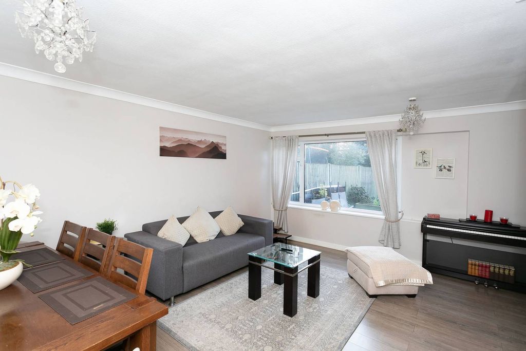 Property photo 2 of 24