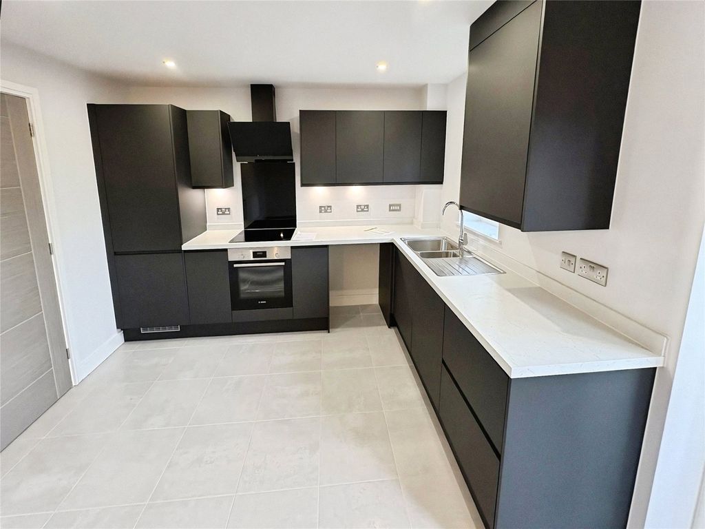 Property photo 2 of 15 Picture No. 05