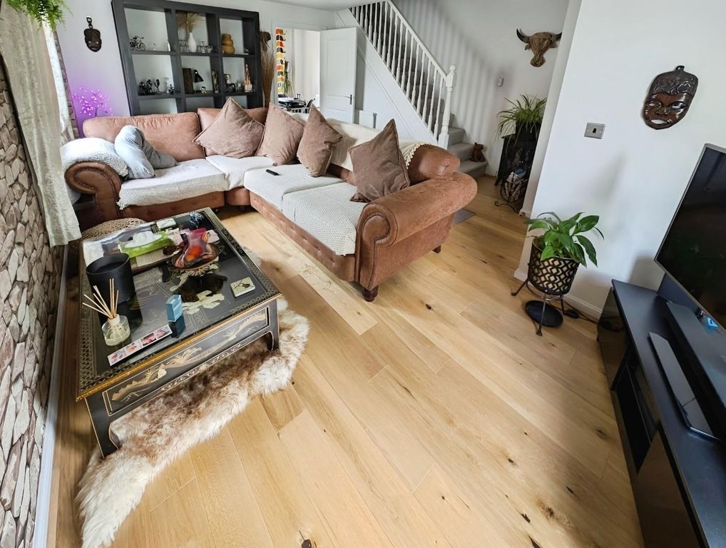 Property photo 3 of 16 F5983F61-Lounge 201.Jpg