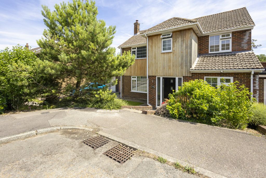 Property photo 1 of 31