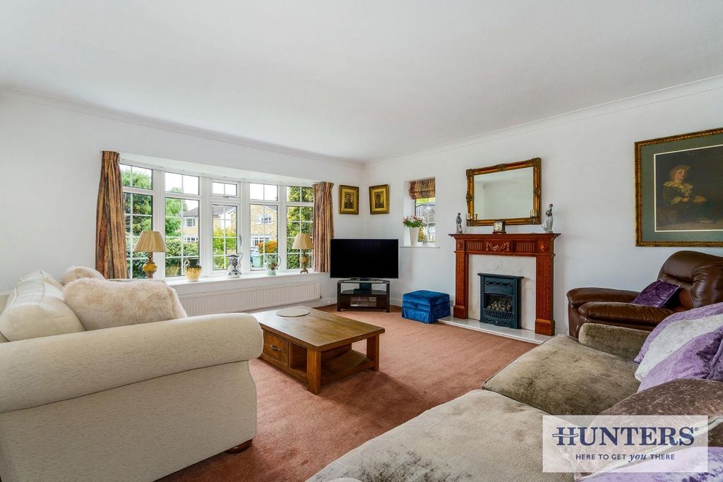 Property photo 2 of 22 98290_2-Renton-Lea-Guiseley  (7) - Copy_Low.Jpg